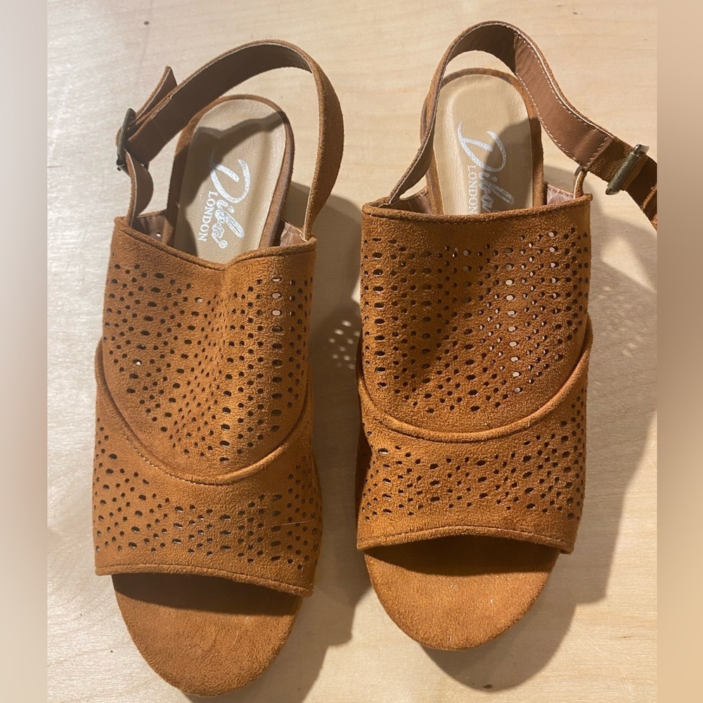 Diba London Sandals size 10 (KU)